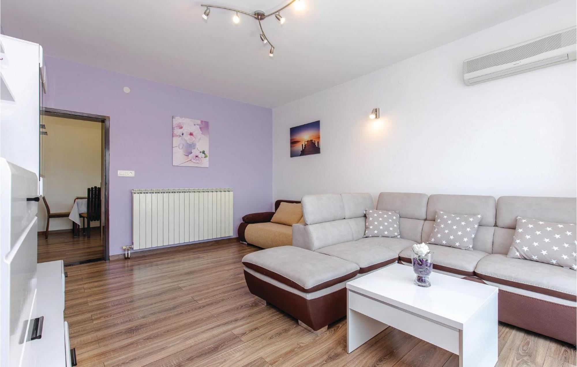 Gorgeous Apartment In Crikvenica With Kitchen Екстериор снимка